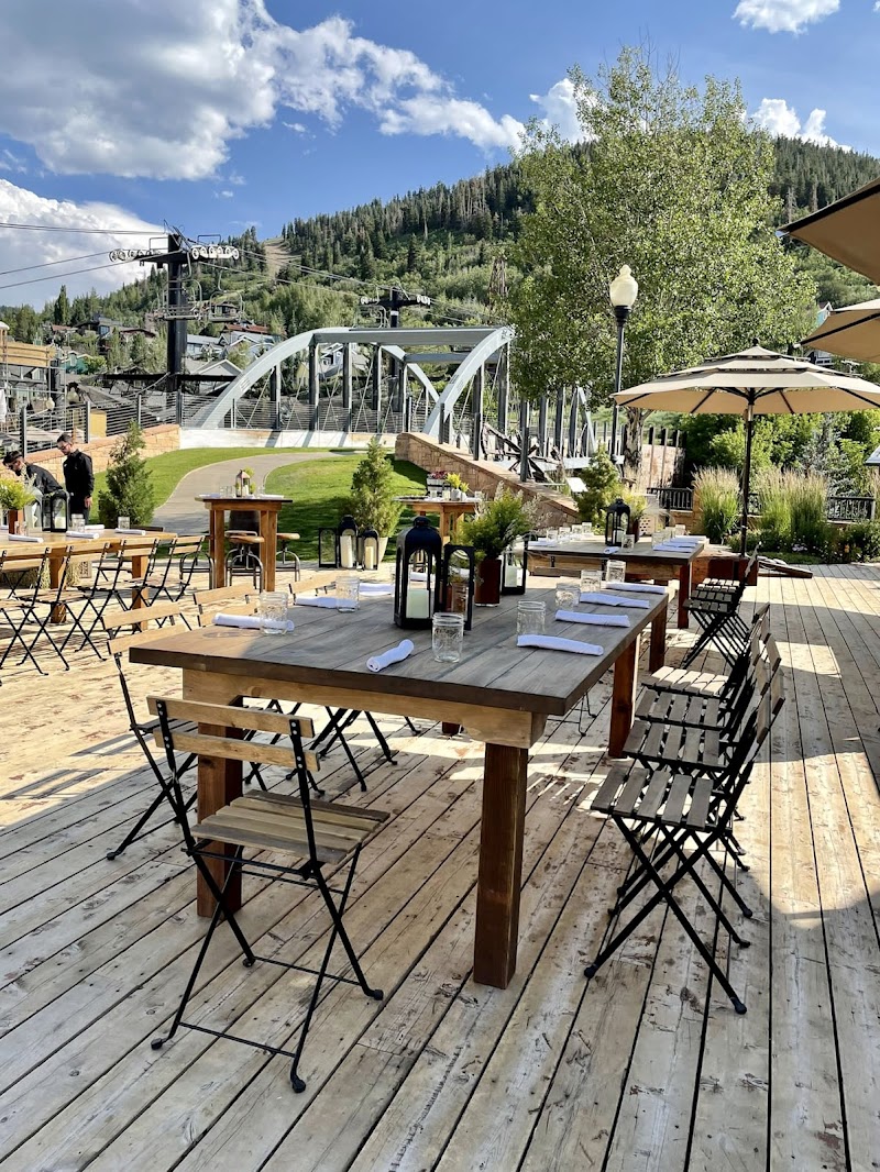 The Bridge Cafe and Grill