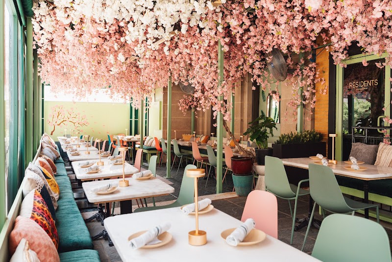 Residents Cafe & Bar