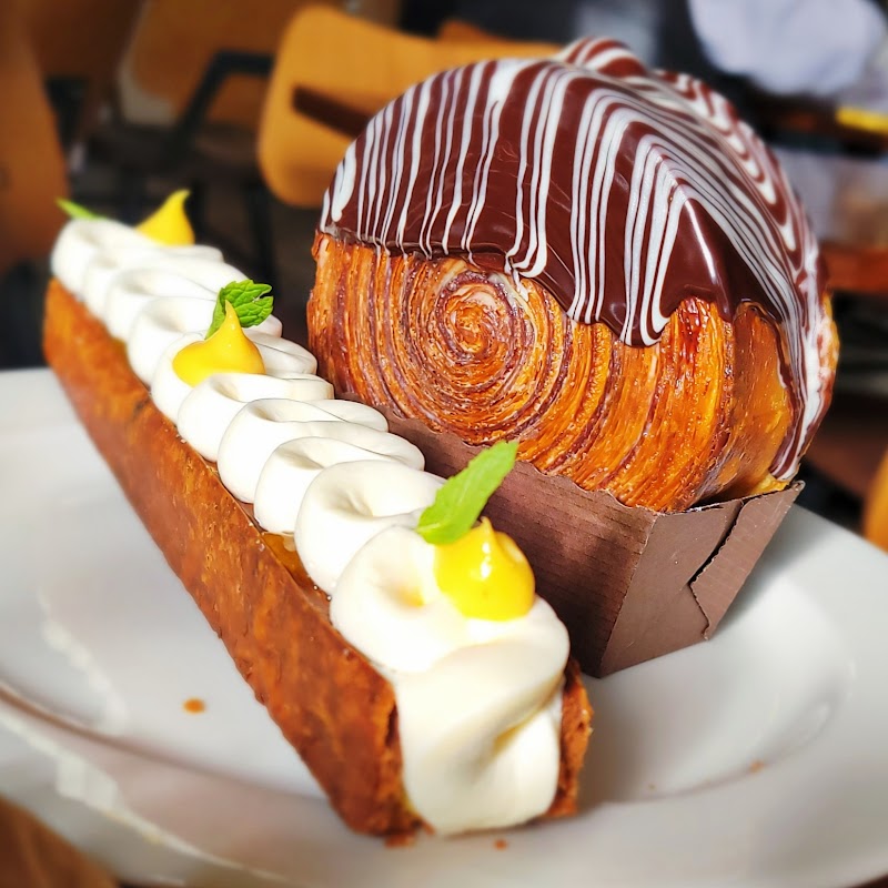 Izzio Bakery Central Market