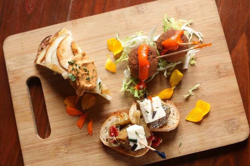 Bacchanal Fine Wine & Spirits