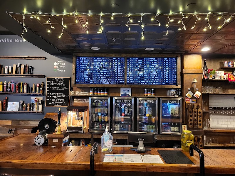 Fred's Around the Corner: Kitchen + Bar