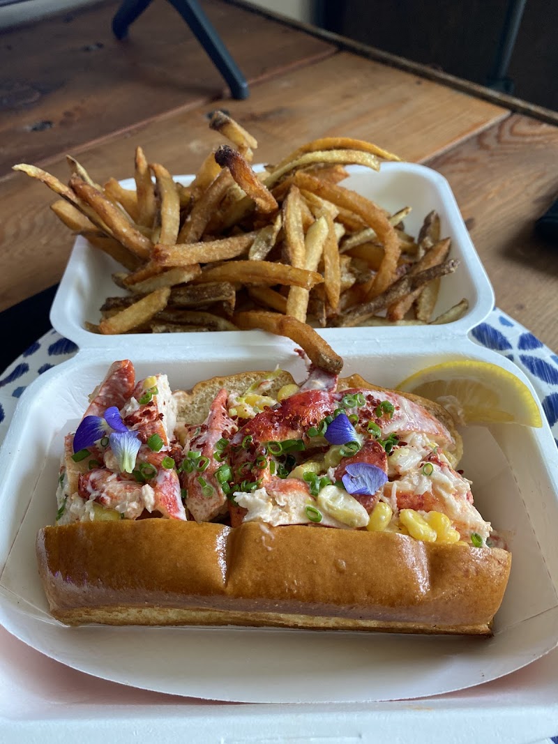 Pioneer Lakeshore Café