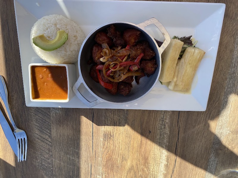 Max and Louie’s Café