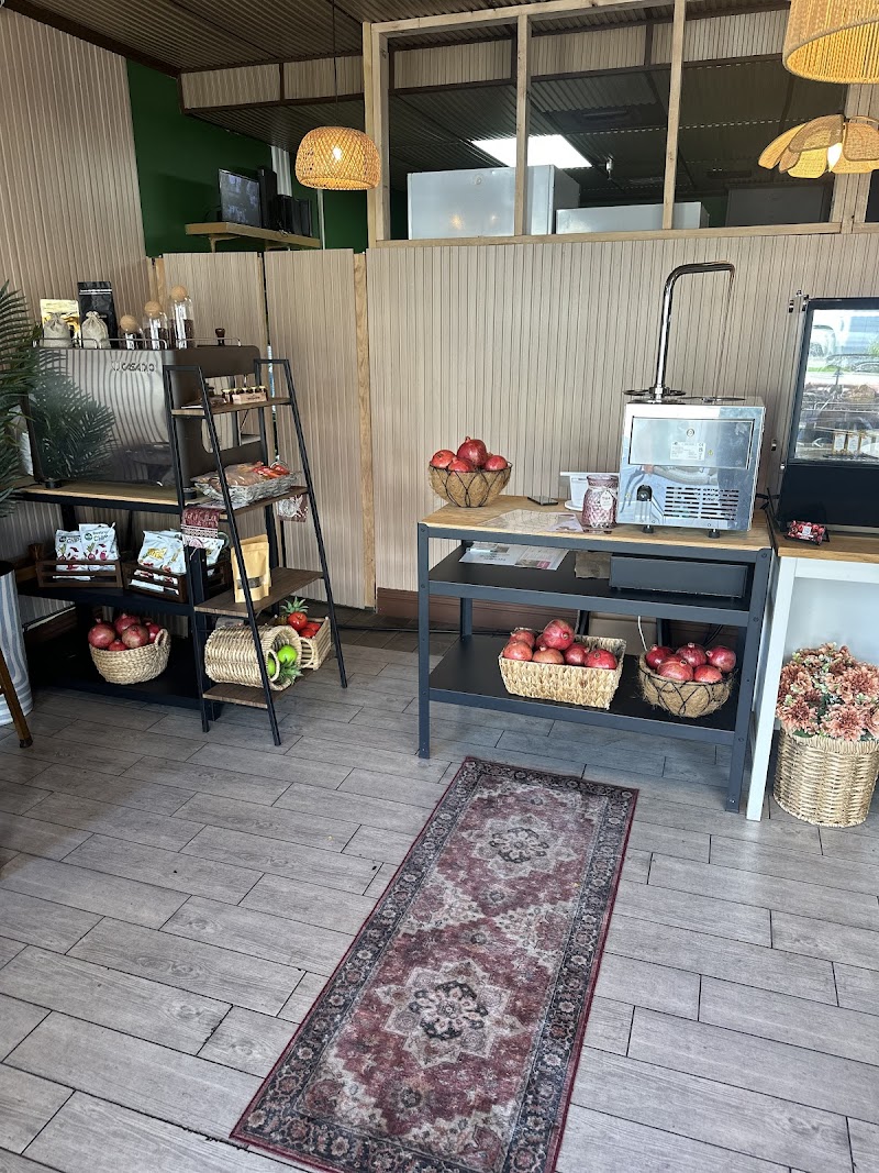 Noor Juice , Cafe & Bakery house