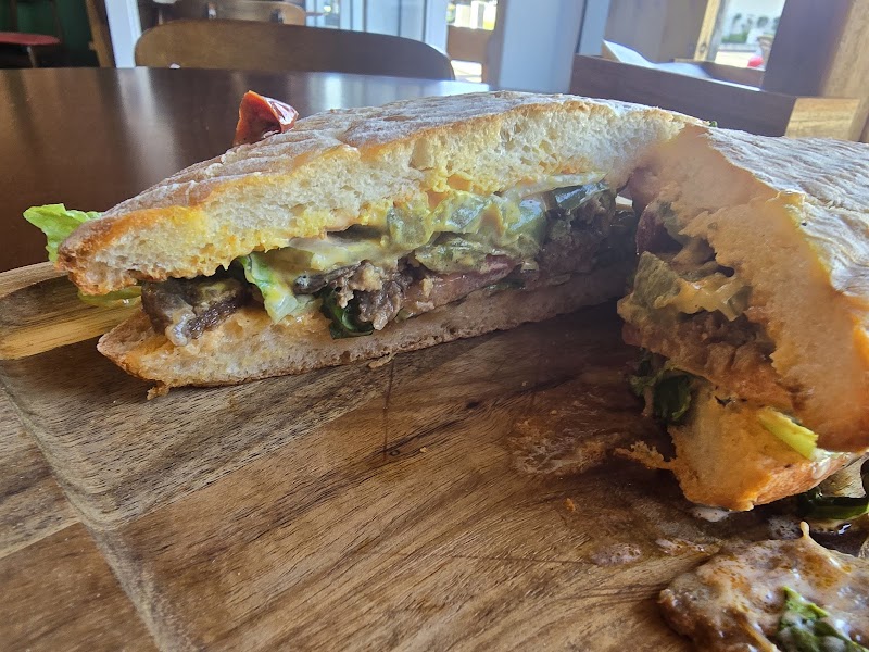 Noor Juice , Cafe & Bakery house