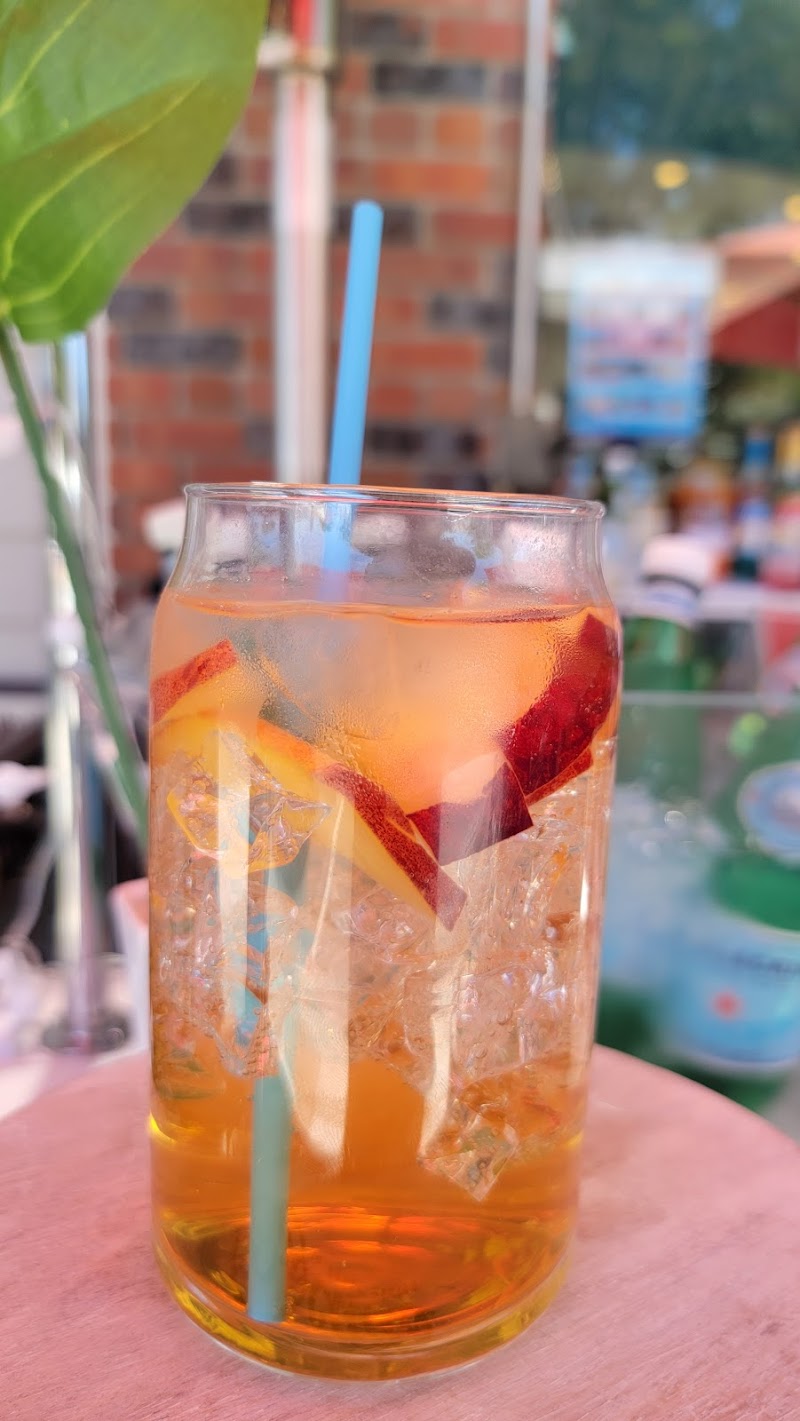 Bocado: Un Petit Bistro