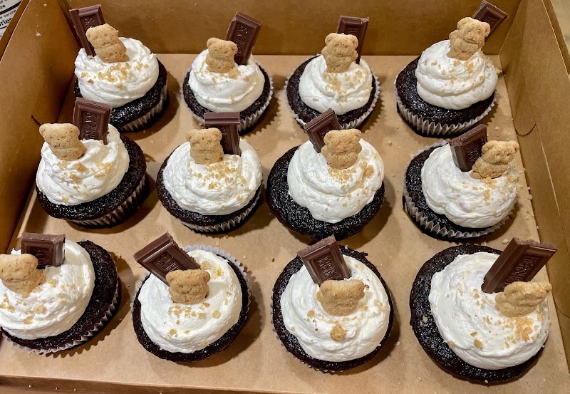 B. Bakes Deli & Cakes