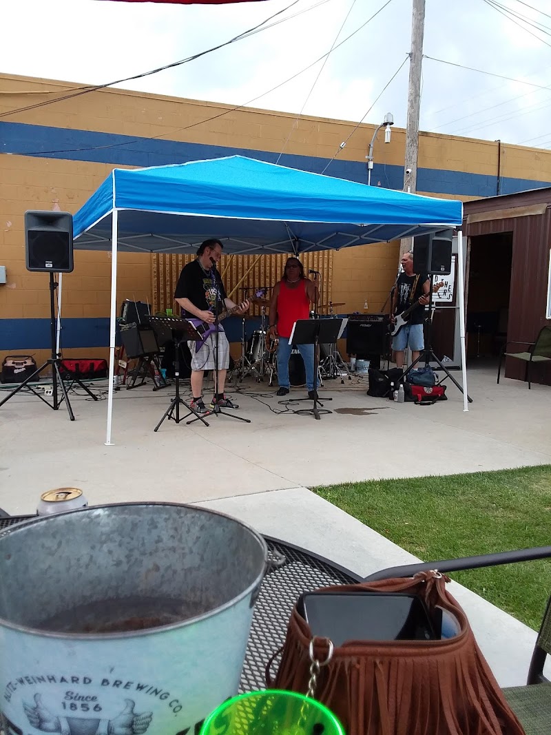 Two Sheets To the Wind Pub