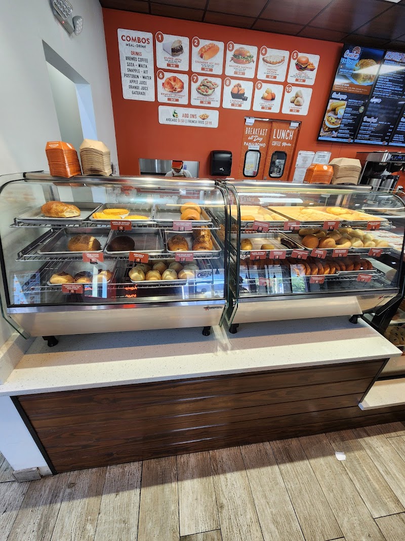 Mecatos Bakery & Café