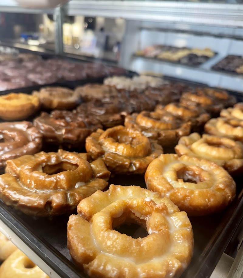 Daylight Donuts and Creamery