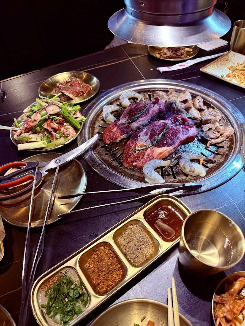 Nosh Grill House - BBQ & Hotpot Buffet
