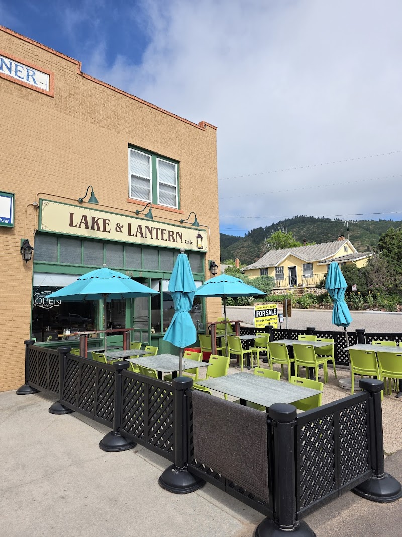 Lake and Lantern Cafe