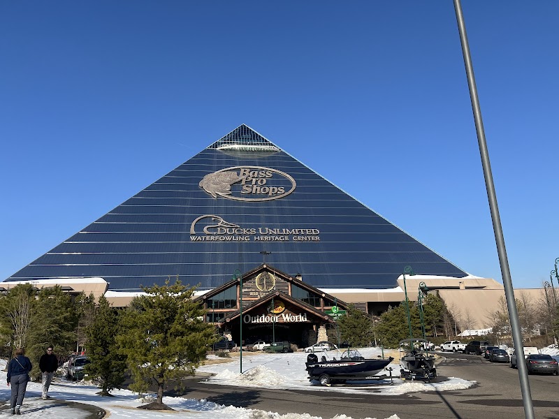 Bass Pro Shops at the Pyramid