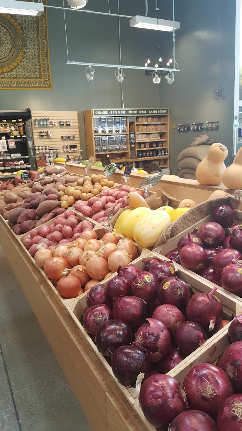 MOM's Organic Market