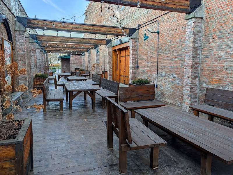 Fresh Grounds Coffeehouse & Cafe