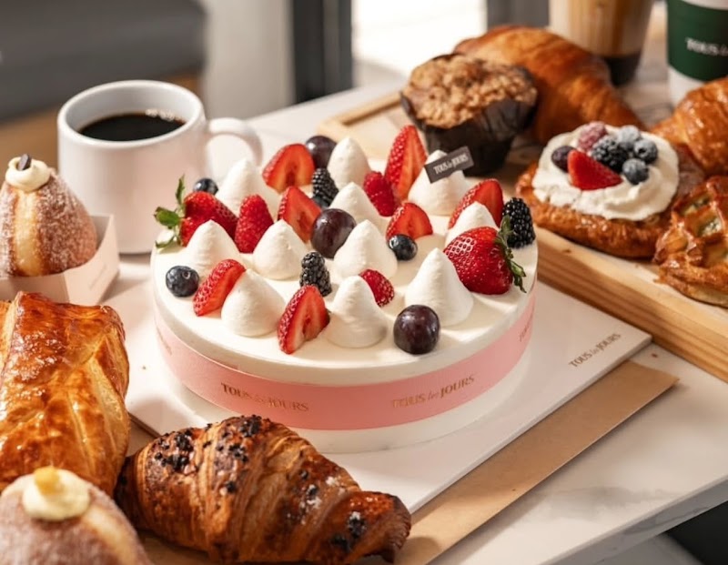 Tous les Jours Bakery Cafe