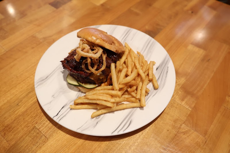 Silos Restaurant at Pier B Resort