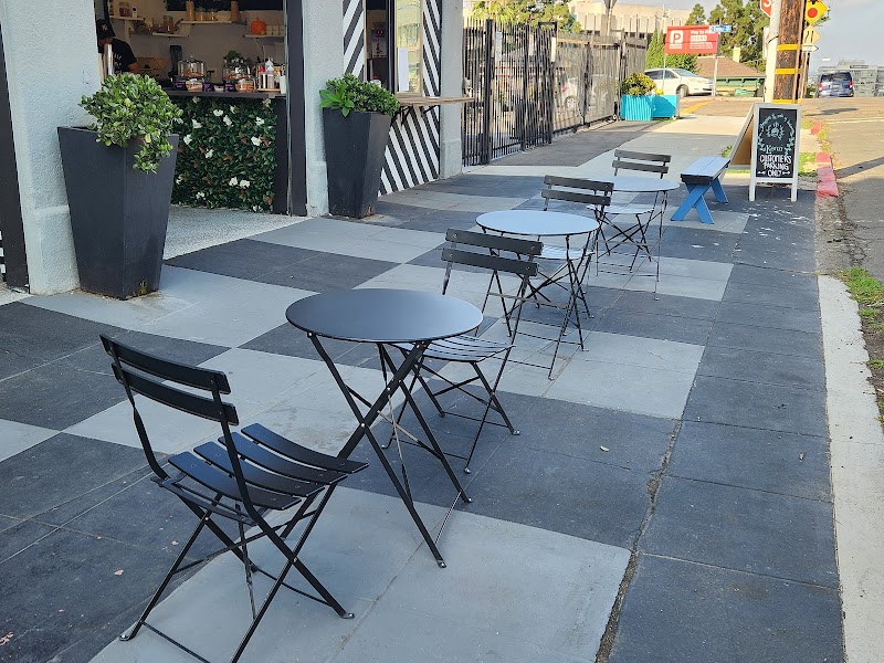 Kenzi Coffee & Tea Garden