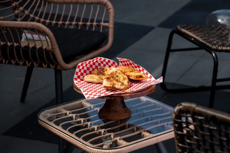 Kenzi Coffee & Tea Garden