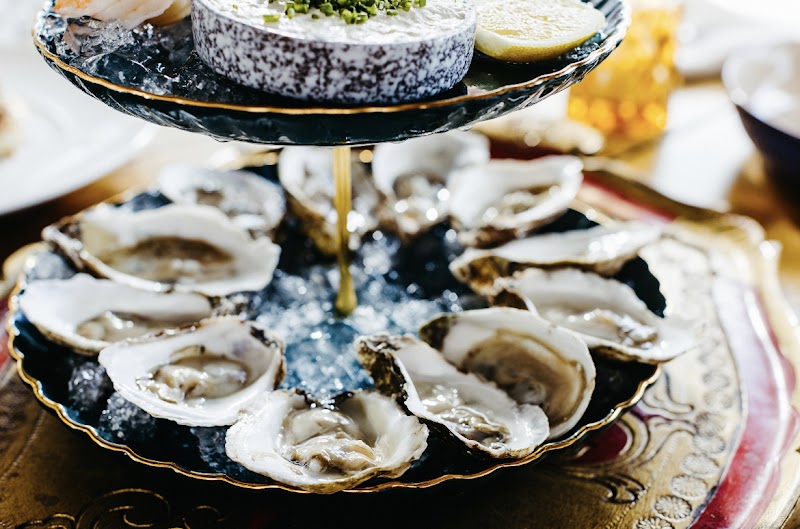 Honey Moon Spirit Lounge