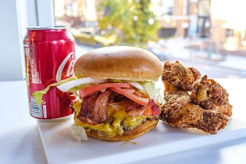 Mike & Lois’s Late Night Grill