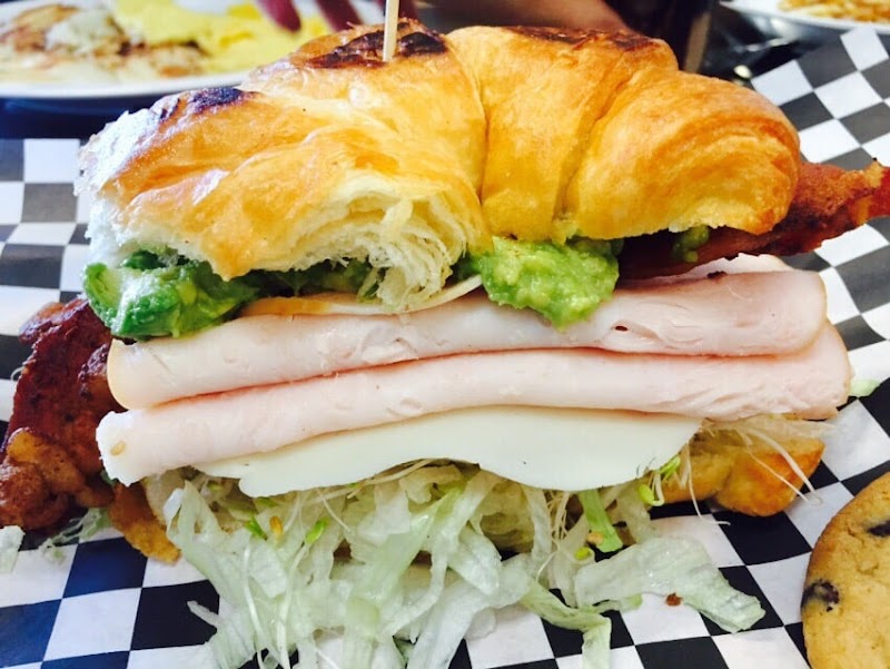 Lunch Box Cafe & Deli