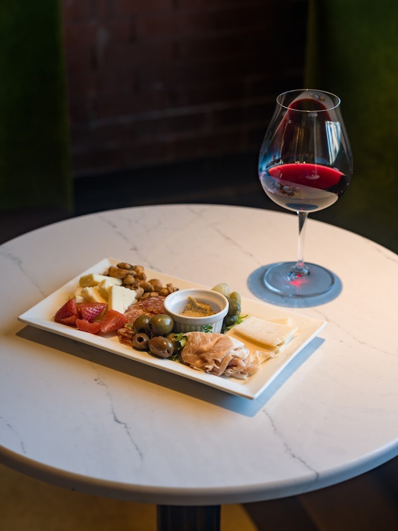 Myrtle’s Fur Vault & Bar