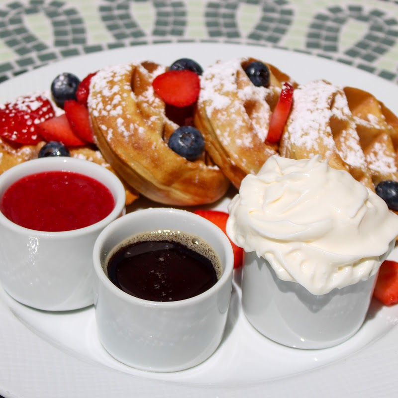 Cafe on the Bay at Naples Bay Resort