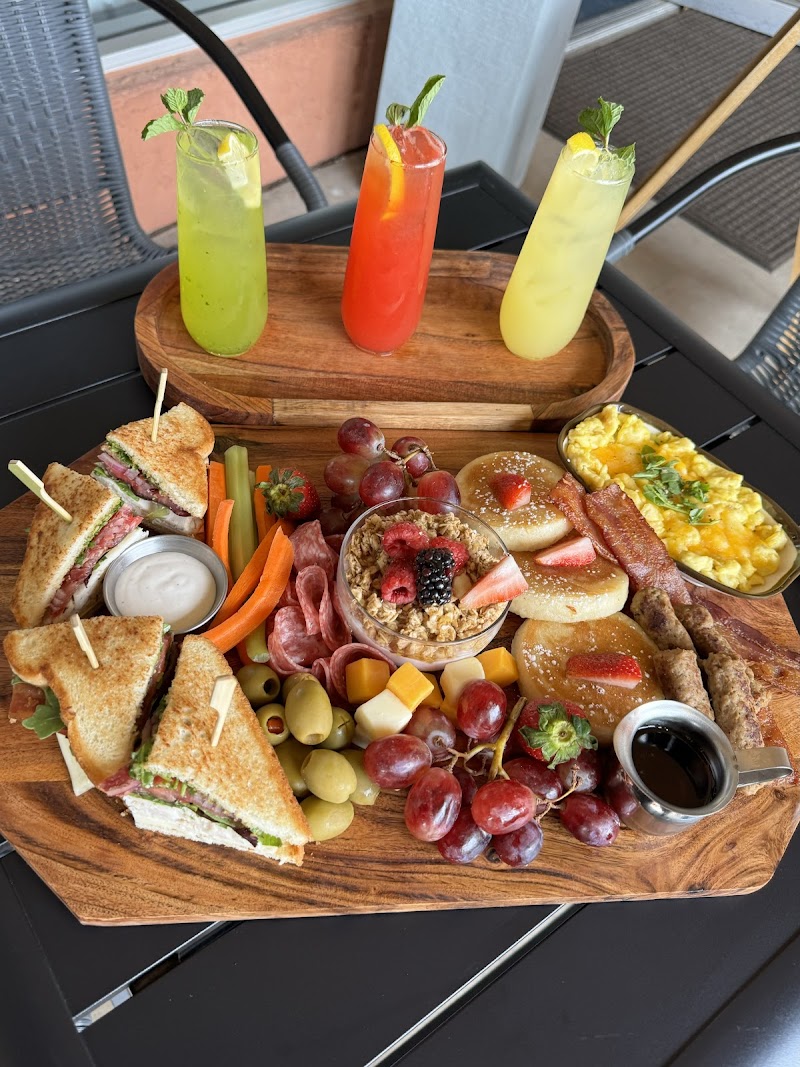 Monae Fusion Brunch Café