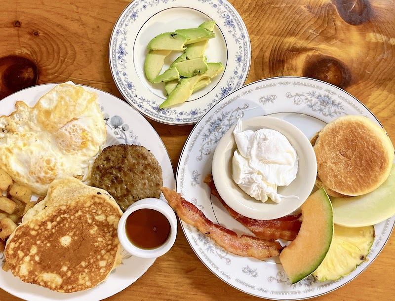 The Round Hearth Cafe and Market Place