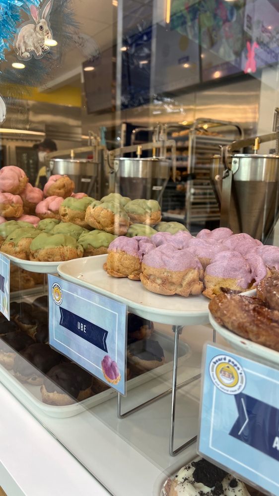 Beard Papa's - [Limited Time] Dubai Chocolate Puff