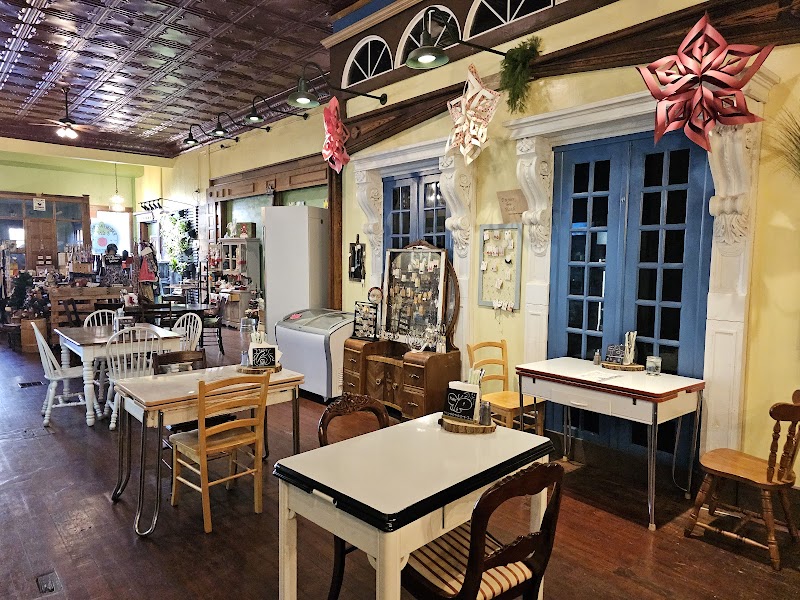 Radish Market & Cafe