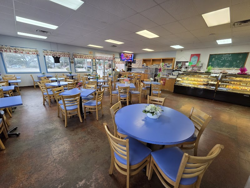 Julie Anne's Bakery & Cafe