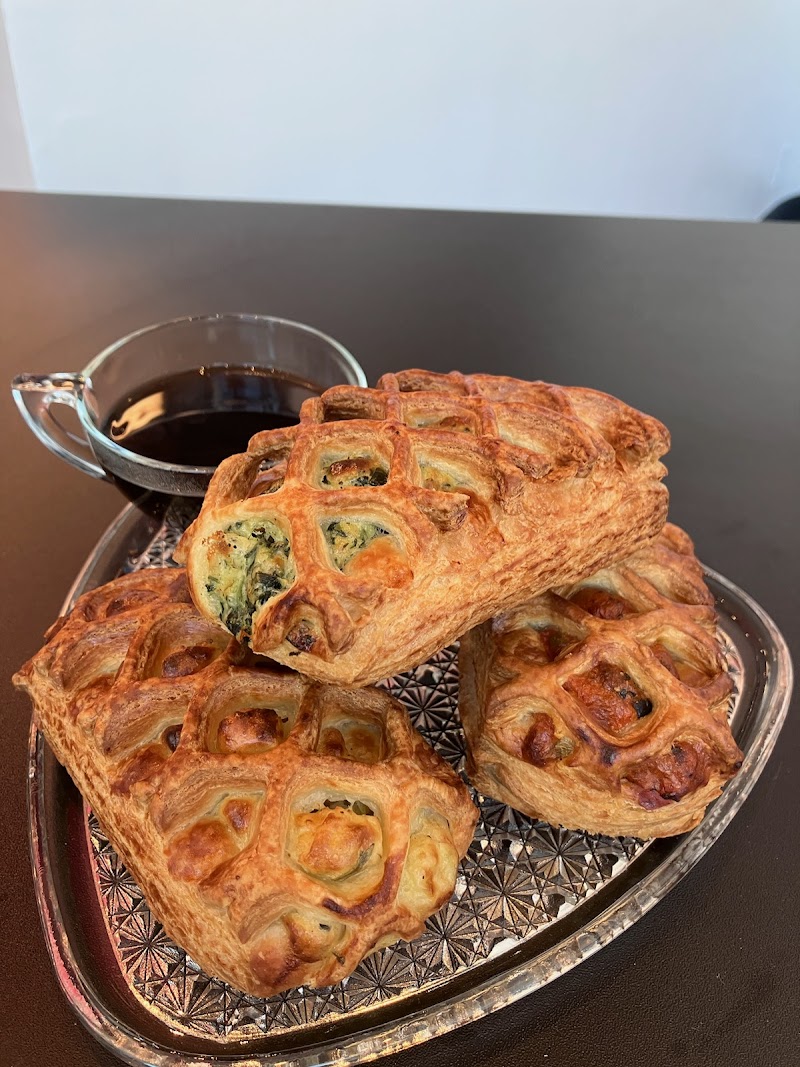 Le Macaron French Pastries