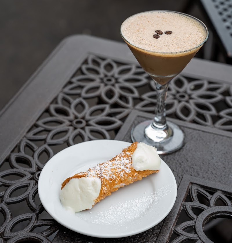 Cocktails & Cannoli: Boston's North End Dessert Tour