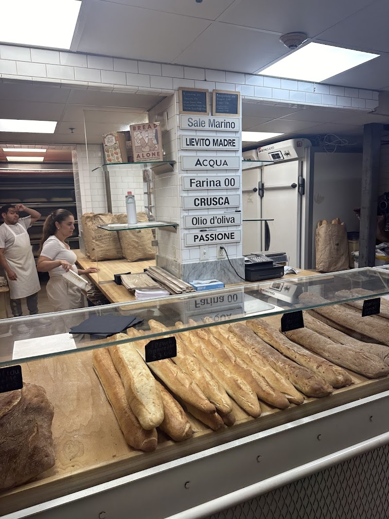 Cocktails & Cannoli: Boston's North End Dessert Tour