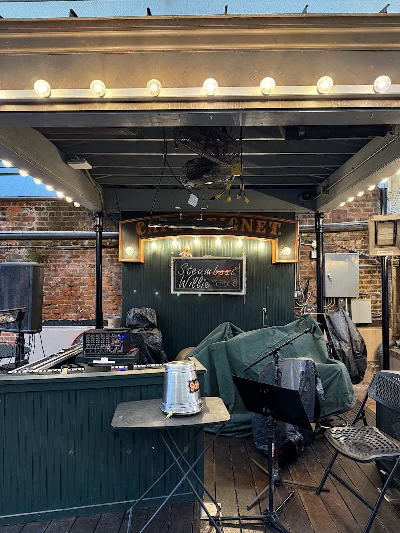 Cafe Beignet, Bourbon Street