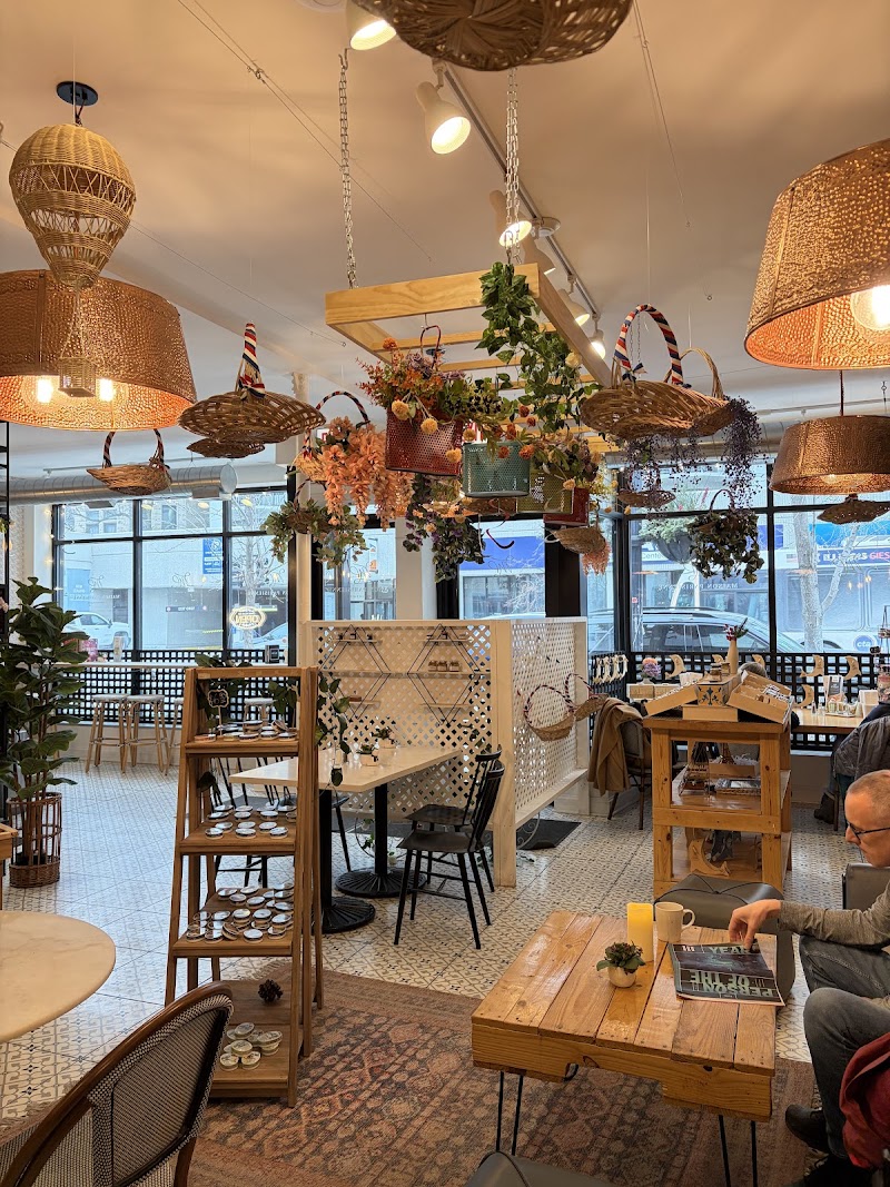 Maison Parisienne - French Café Clark St