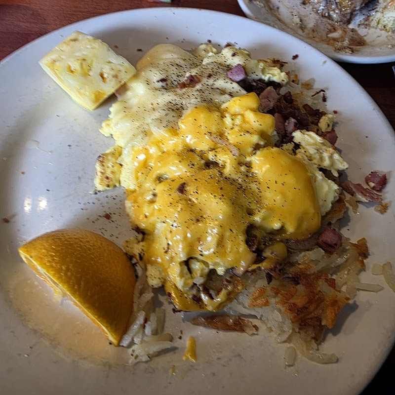 FarmHouse Cafe & Bakery