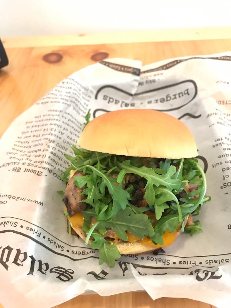 m2o Burgers & Salads