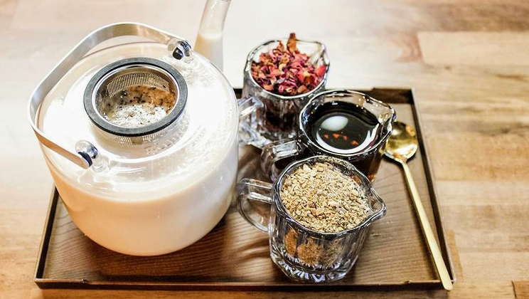 Teazer World Tea Market--Tower District