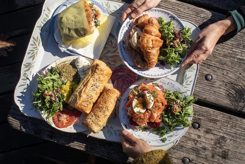 Lightwave Coffee & Kitchen