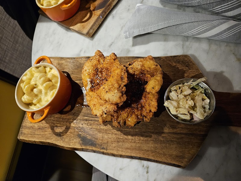 Gallerie Bar and Bistro