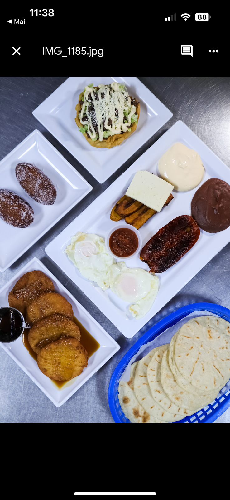 Mi Tierra Pupusería & Bakery