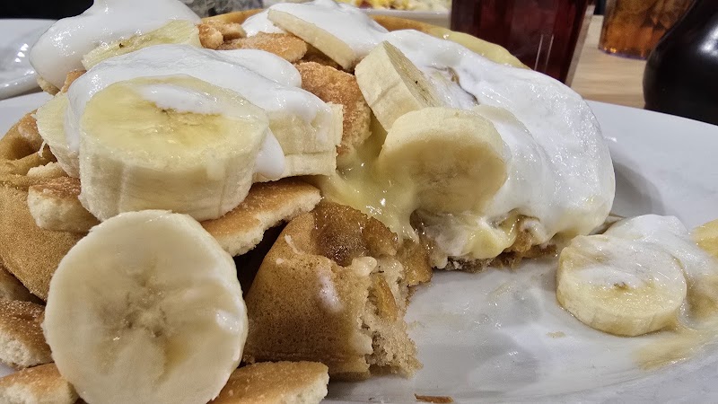 The Toasted Yolk Cafe