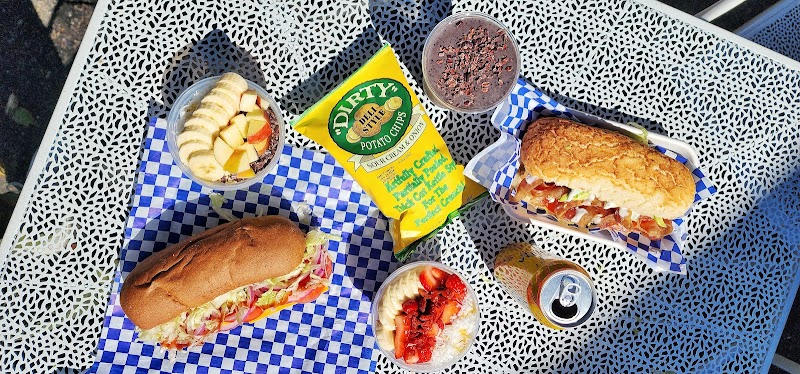 High Tide Deli & Cafe