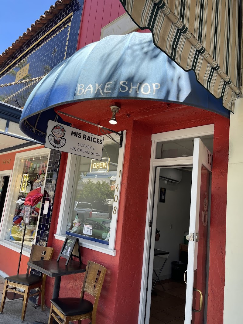 Mis Raices “Coffee & Ice cream Shop”