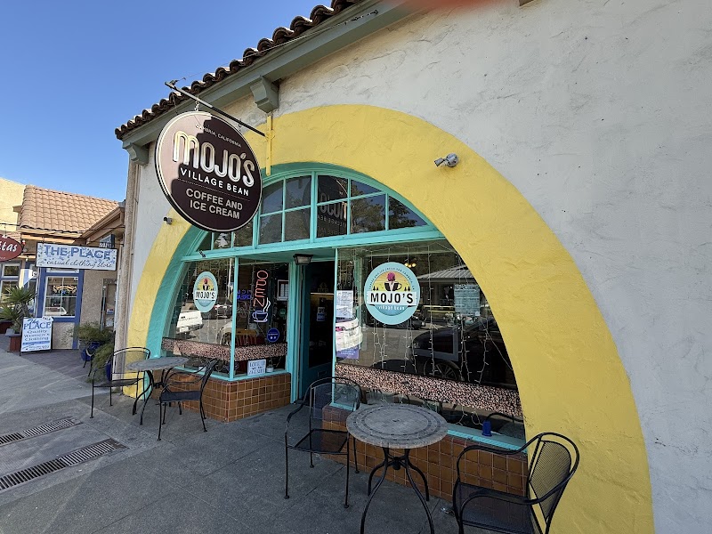 Mojo's Village Cafe
