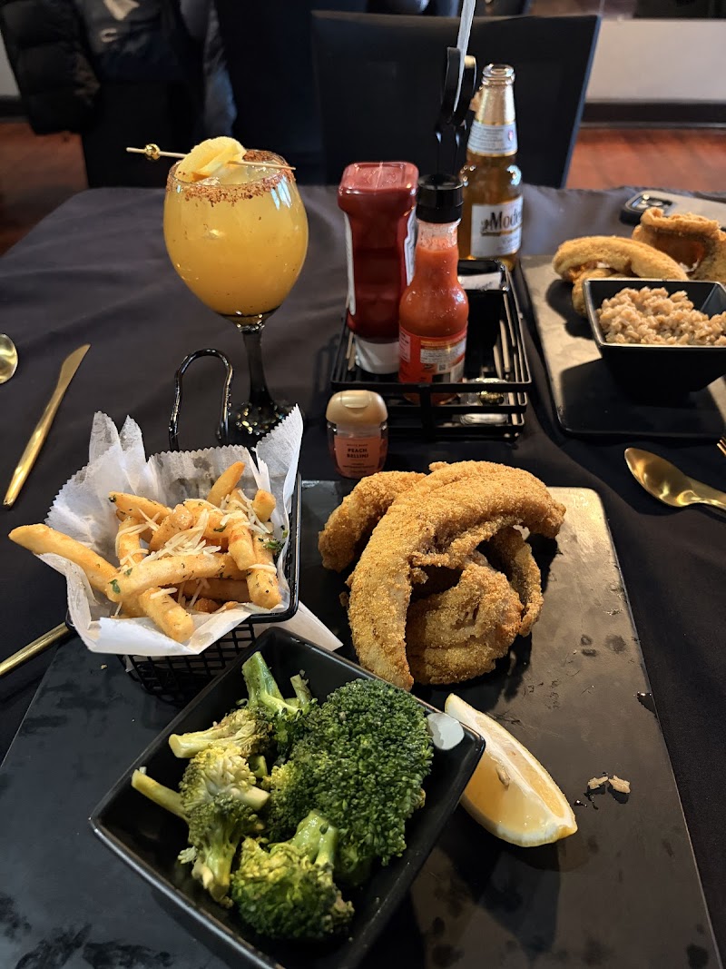 Luxe Prive Resturant & Lounge