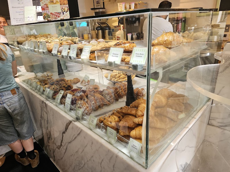 La Provence Patisserie & Cafe